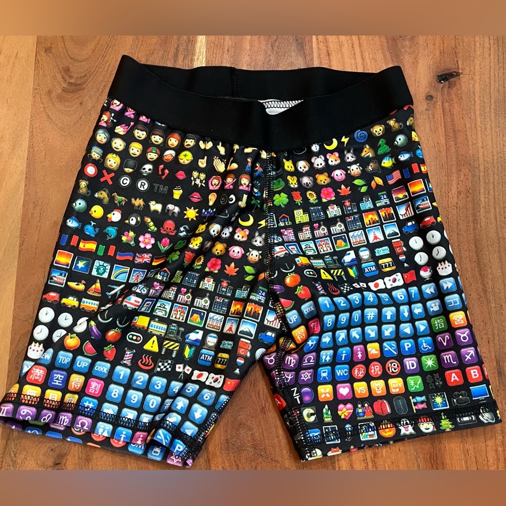 NWT Terez Emoji Stretchy Bike Shorts - Size M (10-12)